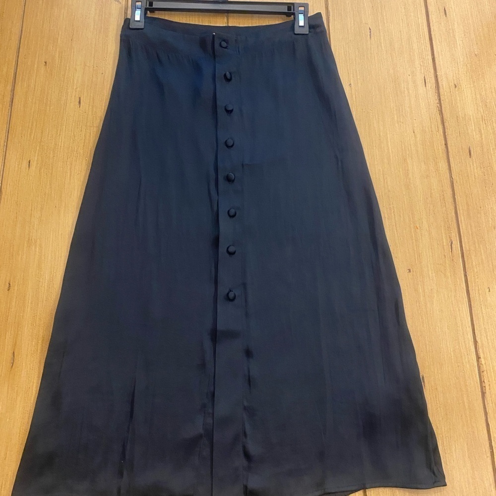 Free People Women’s Black Midi Analise Skirt Buttoned Satin New Small 4 - Picture 4 of 13